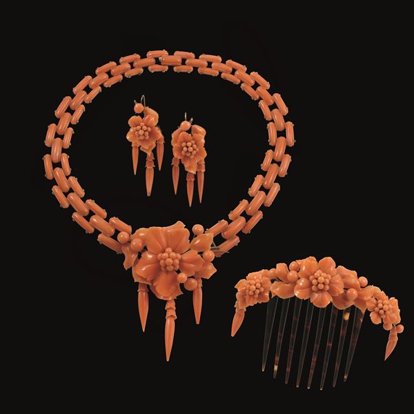 FINE CORAL AND 18KT GOLD DOUBLE USE NECKLACE-BROOCH, COMB AND EARRIGS