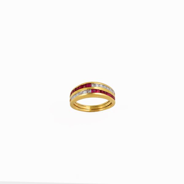 18KT GOLD, DIAMONDS AND RUBIES RING