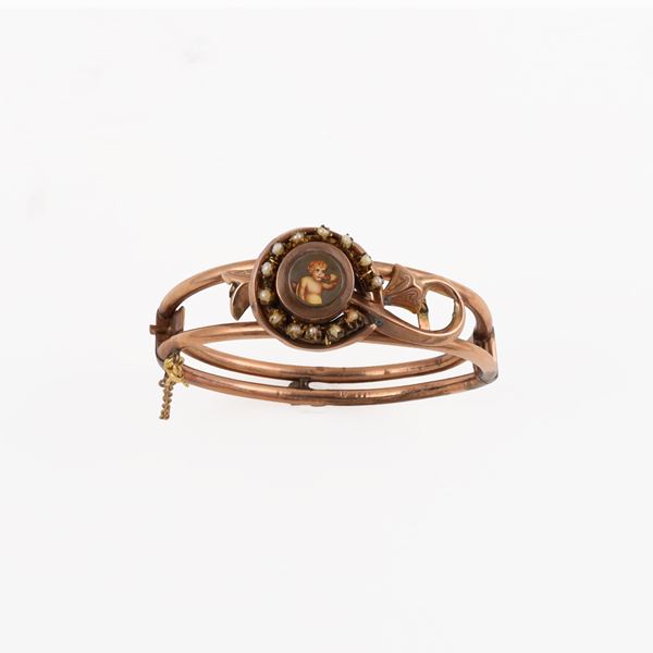 9KT GOLD BRACELET