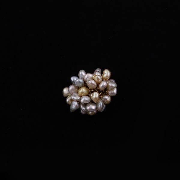 18KT GOLD AND FRESHWATER PEARLS RING