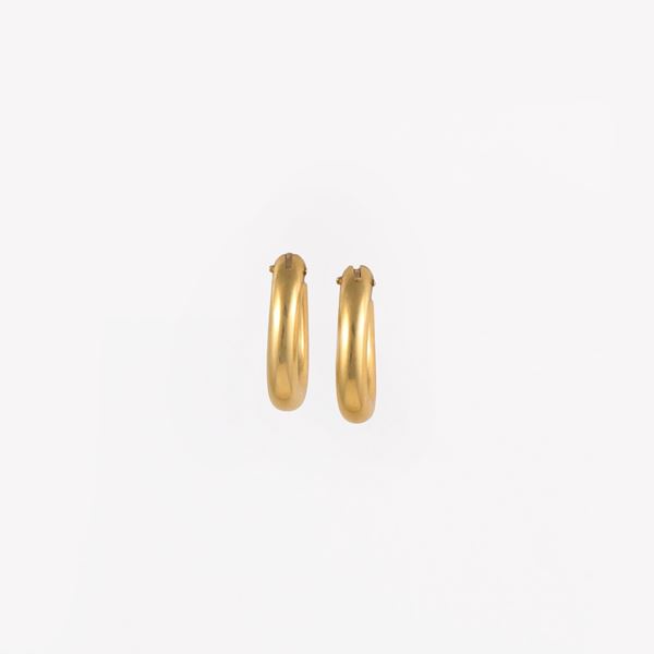 18KT GOLD EARRINGS