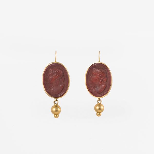 18KT GOLD AND GLASS CAMEO EARRINGS