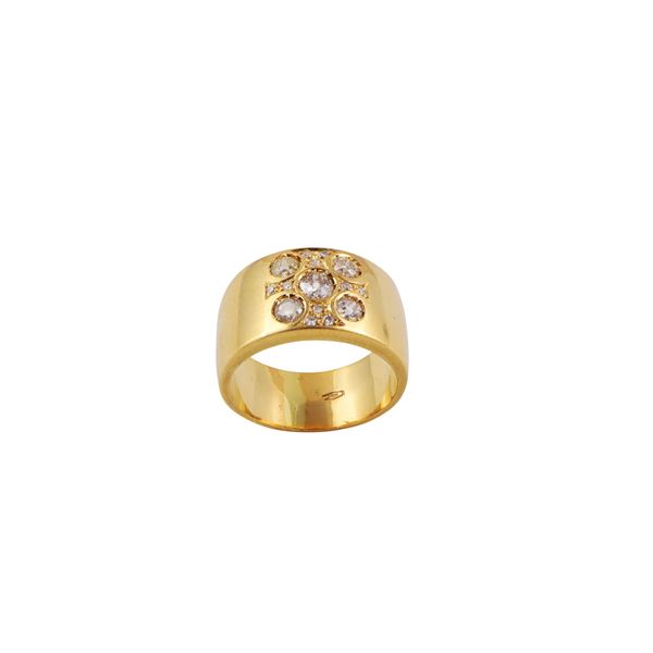 18KT GOLD AND OLD EUROPEAN CUT DIAMONDS RING