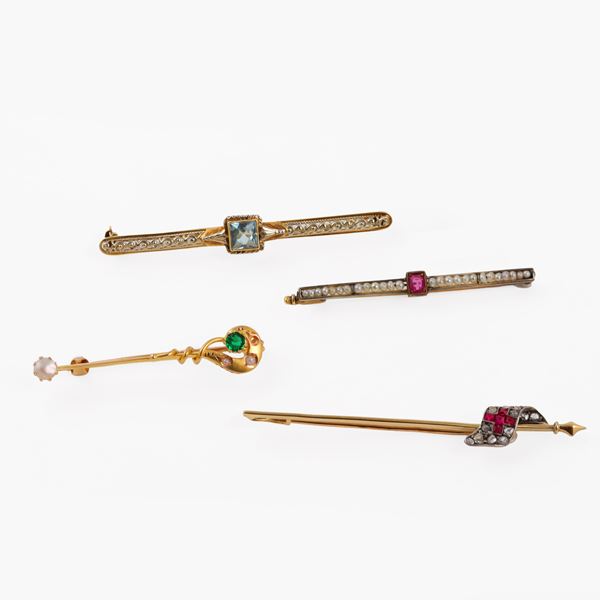 18KT GOLD LOT OF FOUR BROOCHES WITH PEARL, RUBY, ROSE CUT DIAMOND AND SYNTHETIC GEMS  - Auction JEWELRY, WATCHES, AND SILVERWARE - Casa d'Aste International Art Sale