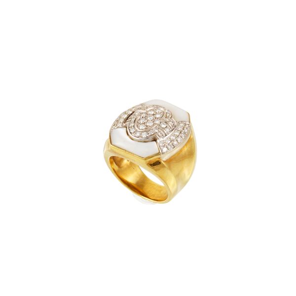 18KT GOLD, DIAMONDS AND MOTHER OF PEARL RING