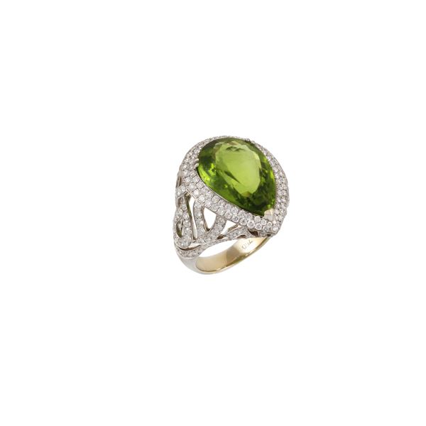 18KT GOLD, DIAMONDS (one missing) AND PERIDOT RING  - Auction Important Jewelry - Casa d'Aste International Art Sale