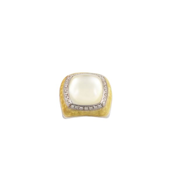 18KT GOLD, DIAMONDS, QUARTZ AND MOTHER OF PEARL COMPOSITE STONE RING  - Auction Important Jewelry - Casa d'Aste International Art Sale