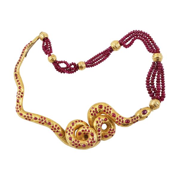 18KT GOLD AND RUBIES NECKLACE 