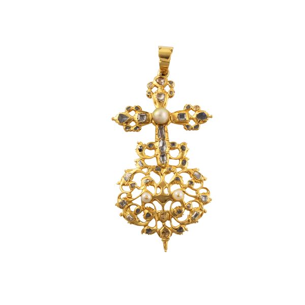 18KT GOLD, ROSE CUT DIAMONDS AND PEARLS PENDANT