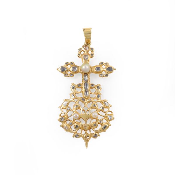 18KT GOLD, ROSE CUT DIAMONDS AND CULTURED PEARL PENDANT
