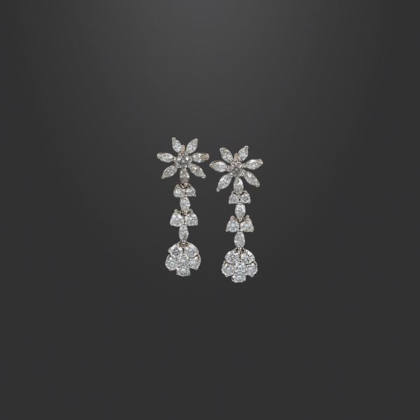18KT GOLD AND DIAMONDS EARRINGS
