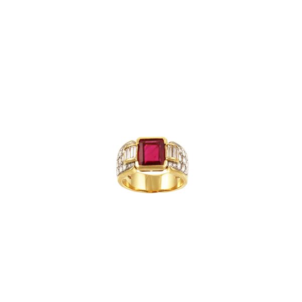 18KT GOLD, RED SPINEL AND DIAMONDS RING