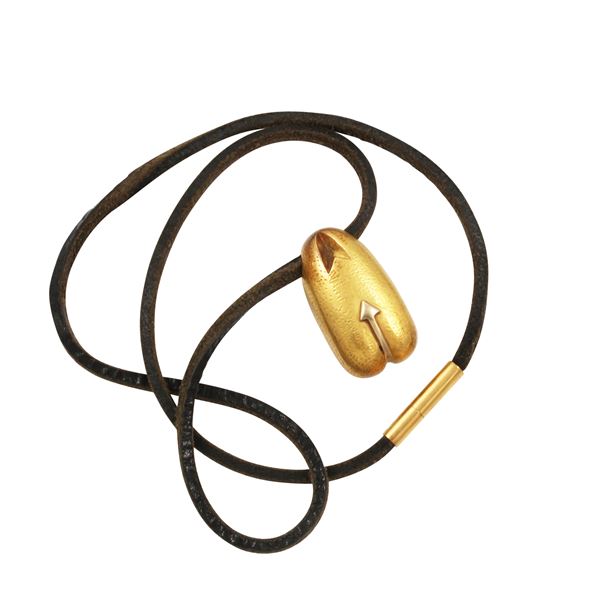 18KT GOLD SCULPTURE PENDANT BY PIETRO CASCELLA