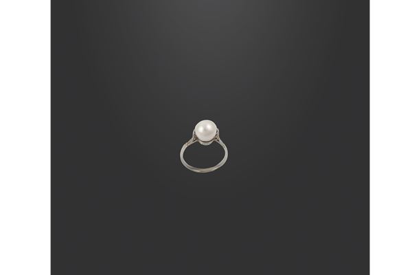18KT GOLD AND NATURAL SALTWATER PEARL