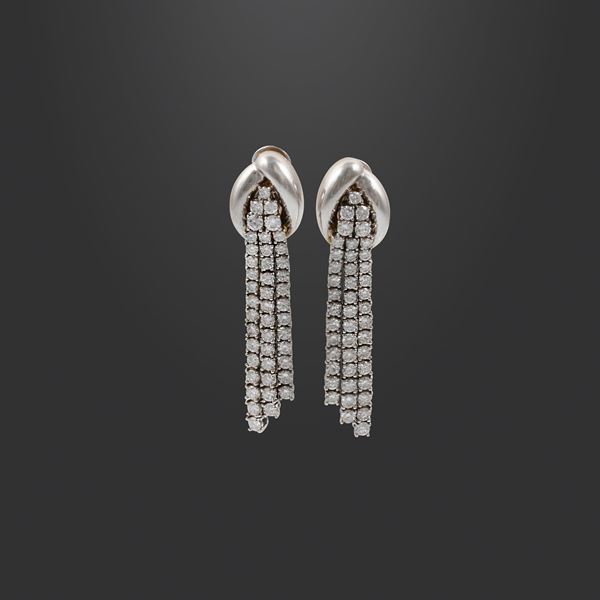 18KT GOLD AND DIAMONDS EARRINGS