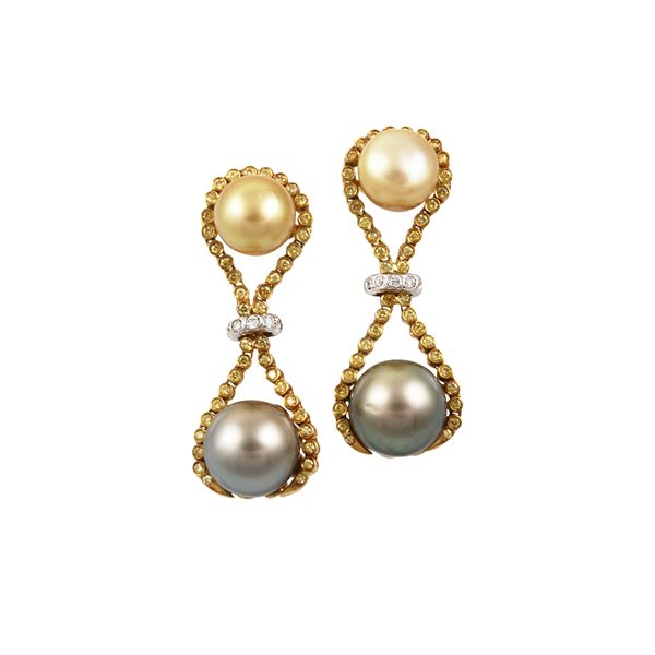 18KT GOLD, PEARLS AND DIAMONDS EARRINGS