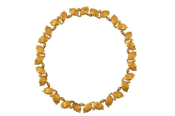 18KT GOLD NECKLACE WITH LEAVES