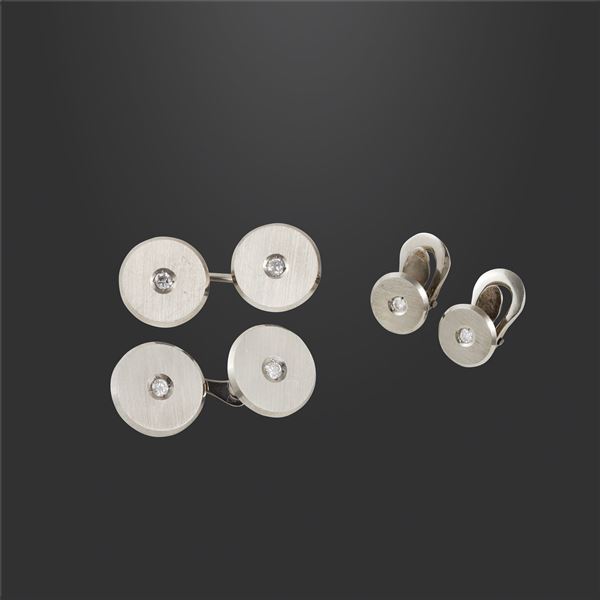 SET OF 18KT GOLD AND DIAMONDS CUFFLINKS AND SHIRT STUDS