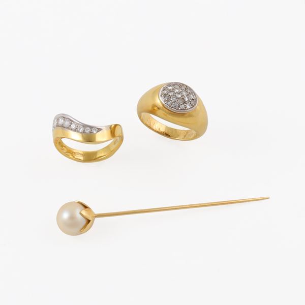 18KT GOLD LOT OF TWO RINGS WITH DIAMONDS AND ONE PIN WITH CULTURED PEARL  - Auction JEWELRY, WATCHES, AND SILVERWARE - Casa d'Aste International Art Sale