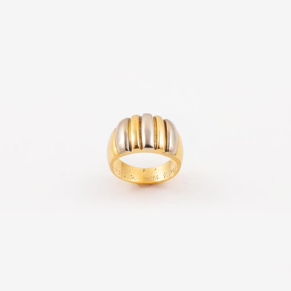 18KT GOLD RING