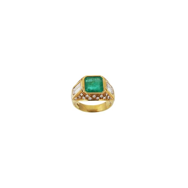 18KT GOLD, EMERALD AND DIAMONDS RING  - Auction IMPORTANT JEWELRY - Casa d'Aste International Art Sale