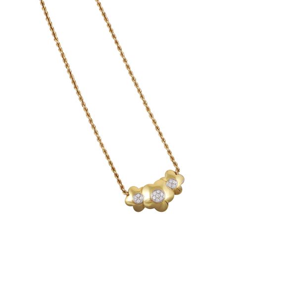 18KT GOLD AND DIAMONDS NECKLACE