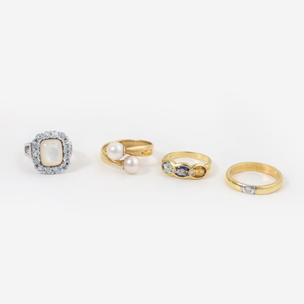 18KT GOLD LOT OF FOUR RINGS WITH CULTURED PEARLS, DIAMONDS, AQUAMARINE AND MOTHER OF PEARL