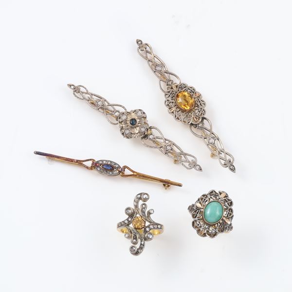 18KT GOLD AND SILVER LOT OF THREE BROOCHES AND TWO RINGS, ROSE CUT DIAMONDS AND GEMS  - Auction JEWELRY, WATCHES, AND SILVERWARE - Casa d'Aste International Art Sale