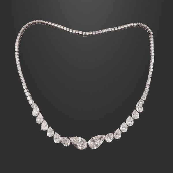 18KT GOLD AND DIAMONDS NECKLACE