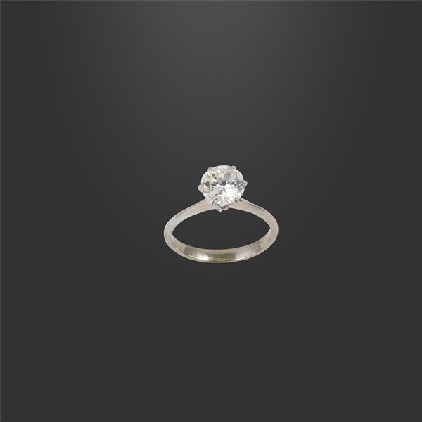 18KT GOLD AND DIAMOND RING