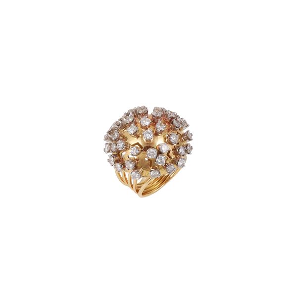 18KT GOLD AND DIAMONDS RING