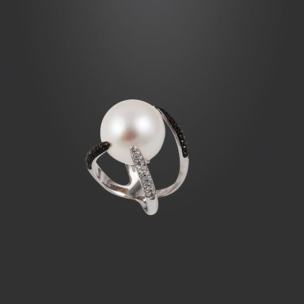 * 18KT GOLD, CULTURED SOUTH SEA PEARL AND COLORLESS AND BLACK DIAMOND RING, GIULIO VERONESI