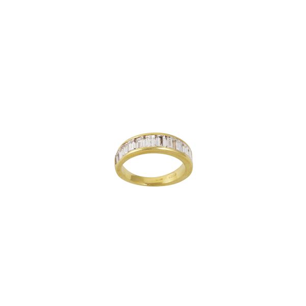 18KT GOLD AND DIAMONDS RING