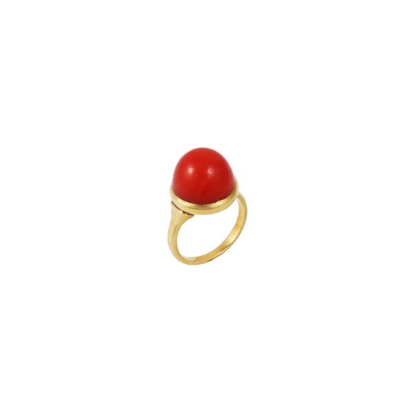 ~ 18KT GOLD AND CORAL RING