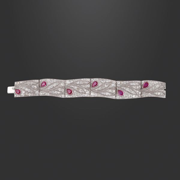 PLATINUM, OLD EUROPEAN CUT DIAMONDS AND RUBIES BRACELET