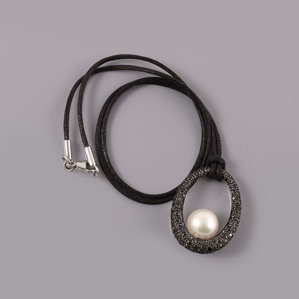 * 18KT GOLD, BLACK DIAMONDS AND CULTURED PEARL PENDANT   - Auction JEWELS OF THE HEART - Casa d'Aste International Art Sale