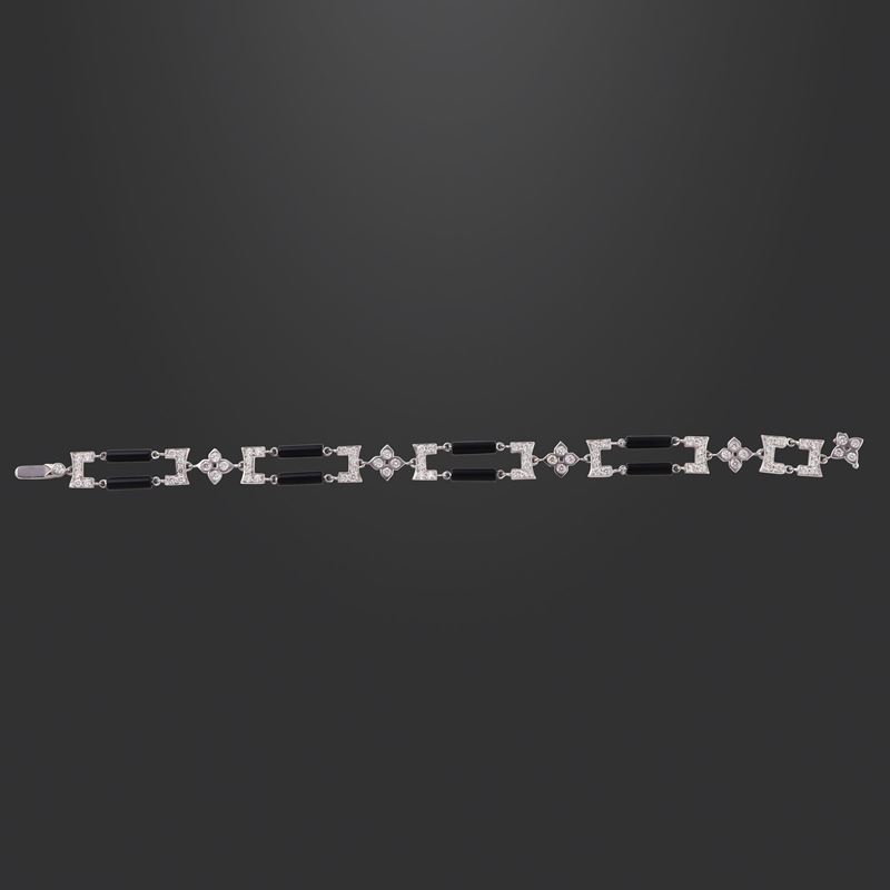 * Bracciale