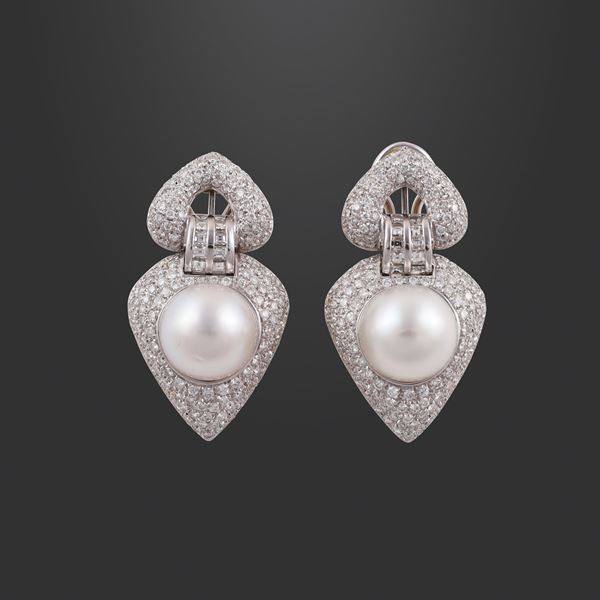 * 18KT GOLD, DIAMONDS AND SOUTH SEA CULTURED PEARLS EARRINGS