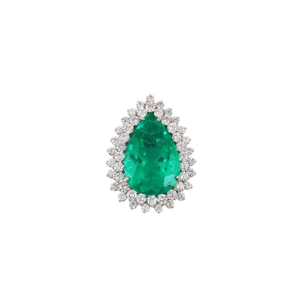 18KT GOLD, COLOMBIA EMERALD AND DIAMONDS PENDANT