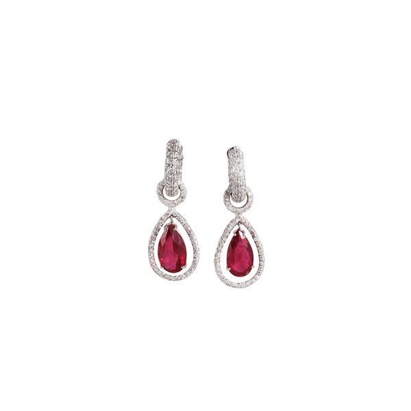 18KT GOLD, DIAMONDS AND RUBIES EARRINGS