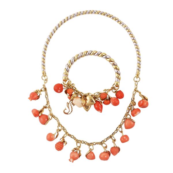 ~18KT GOLD AND CORAL "CHARMS" NECKLACE AND BRACELET, MICHELETTO