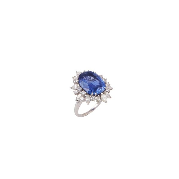 18KT GOLD, SRI LANKA SAPPHIRE AND DIAMONDS RING