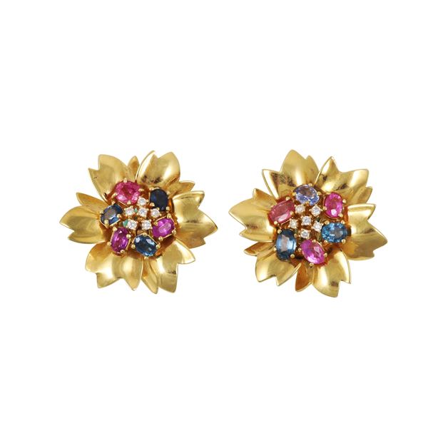 18KT GOLD, SAPPHIRES, PINK SAPPHIRES AND DIAMONDS CLIP EARRINGS