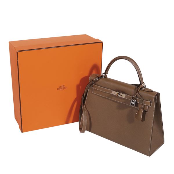 HERMÈS, "Kelly 32" Sellier  - Asta GIOIELLI , ARGENTI E LUXURY BAG - Casa d'Aste International Art Sale