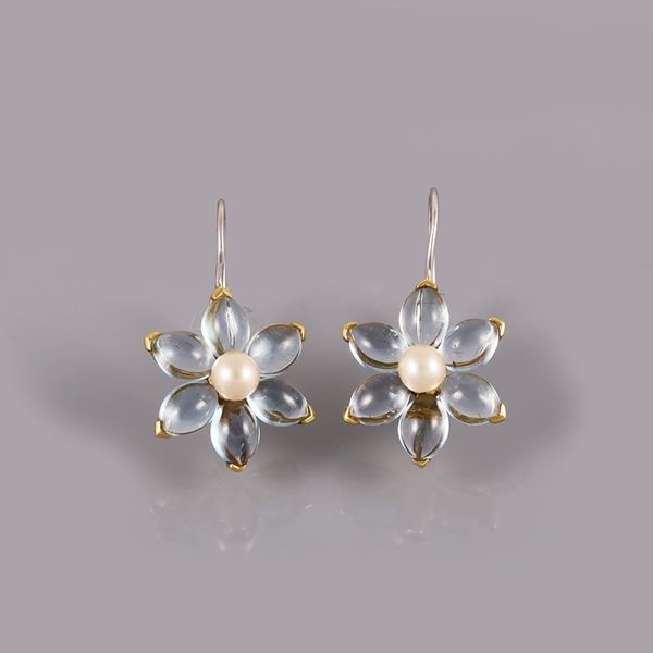 * 18KT GOLD, BLUE TOPAZ AND CULTURED PEARLS EARRINGS