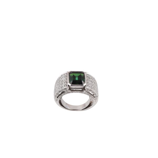 18KT GOLD, GREEN TOURMALINE AND DIAMONDS RING  - Auction IMPORTANT JEWELRY - Casa d'Aste International Art Sale