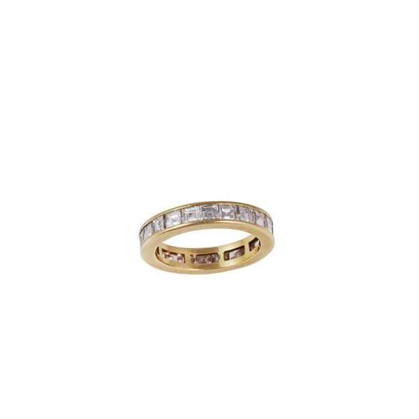 18KT GOLD AND DIAMONDS RING