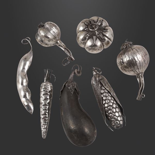 800 SILVER LOT OF SEVEN VEGETABLES  - Auction IMPORTANT JEWELRY - Casa d'Aste International Art Sale