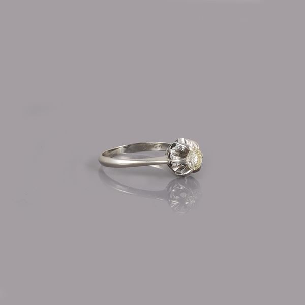 18KT GOLD AND DIAMOND RING