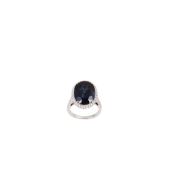 * 18KT GOLD, SAPPHIRE AND DIAMONDS RING